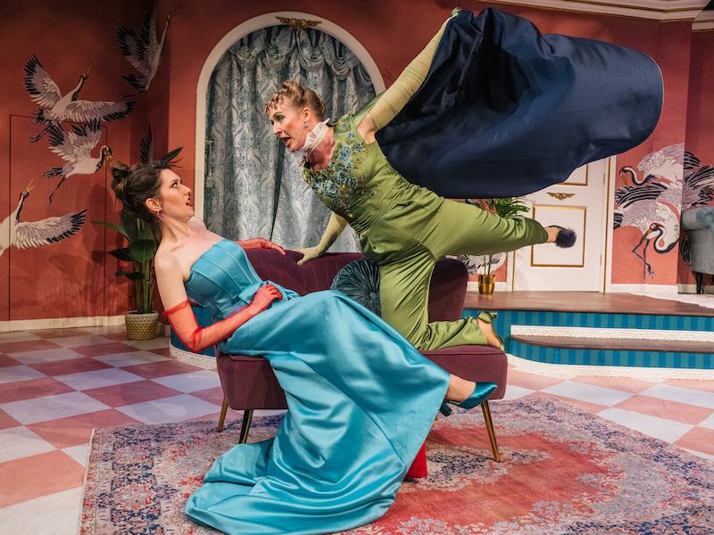 Une magnifique 'School for Lies' avec des rires incessants à Constellation