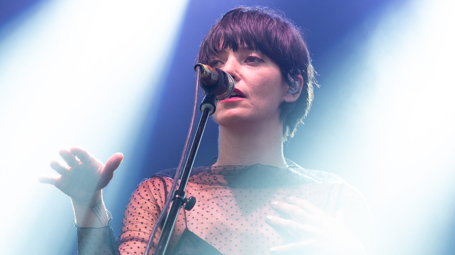 Sharon Van Etten partage la nouvelle chanson "Quiet Eyes" du long métrage "Past Lives"