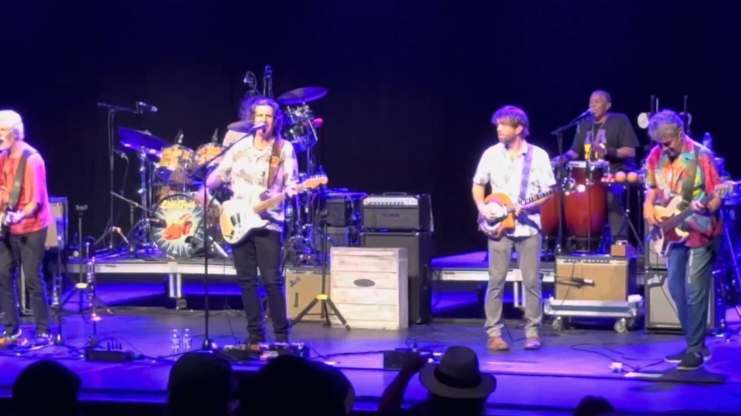 Andy Thorn de Leftover Salmon rejoint Little Feat à Louisville