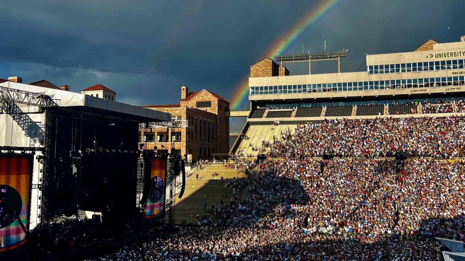 Dead & Company "Laissez les bons moments rouler" à Folsom Field à Boulder