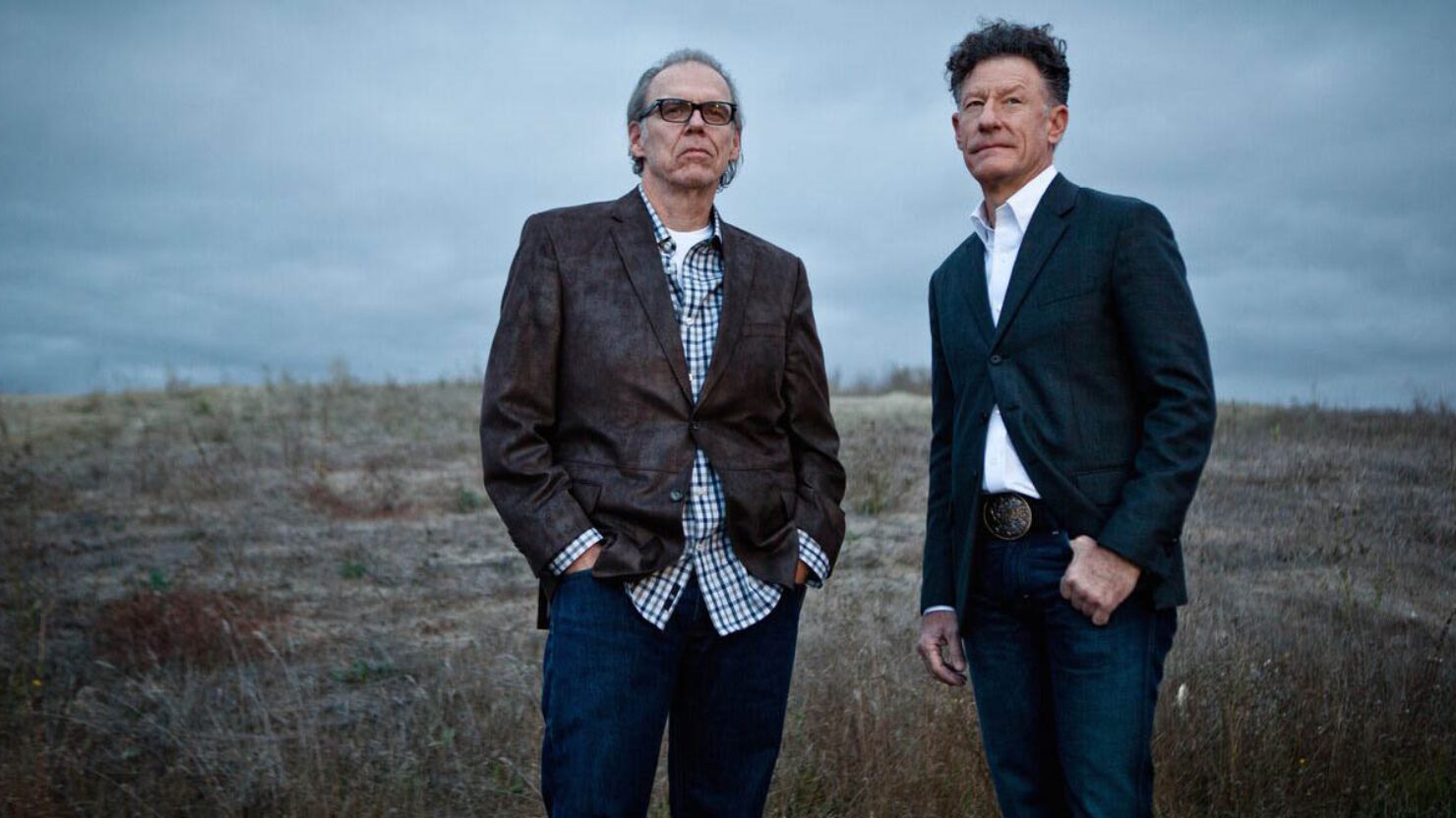 Les auteurs-compositeurs-interprètes légendaires Lyle Lovett et John Hiatt annoncent des dates de tournée conjointes pour octobre 2023