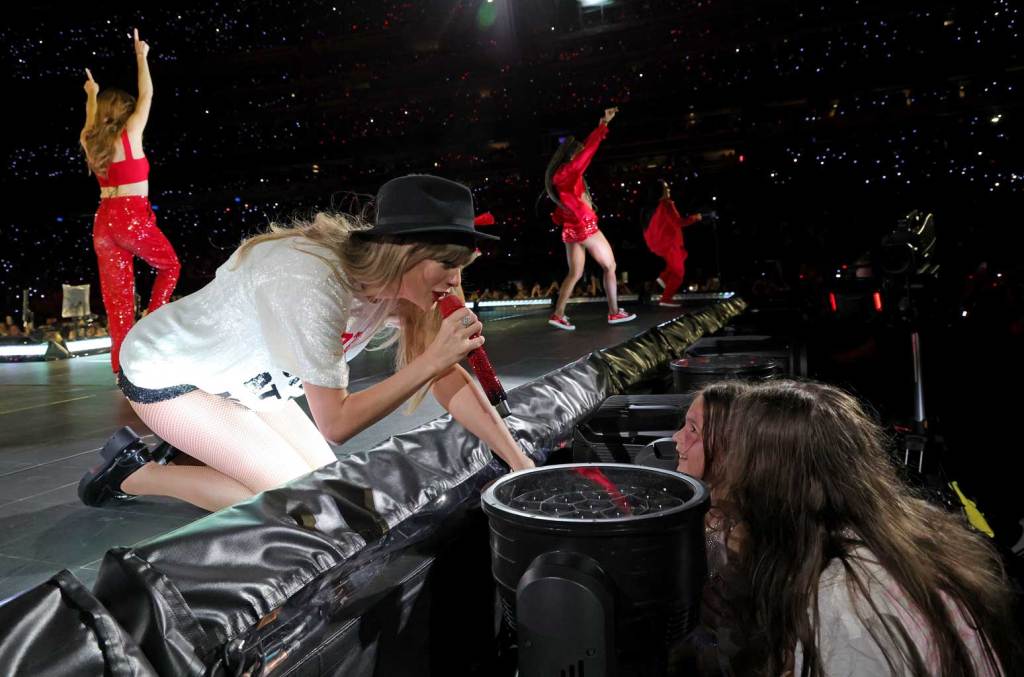 8 moments les plus doux entre Taylor Swift et les jeunes Swifties lors de la tournée Eras