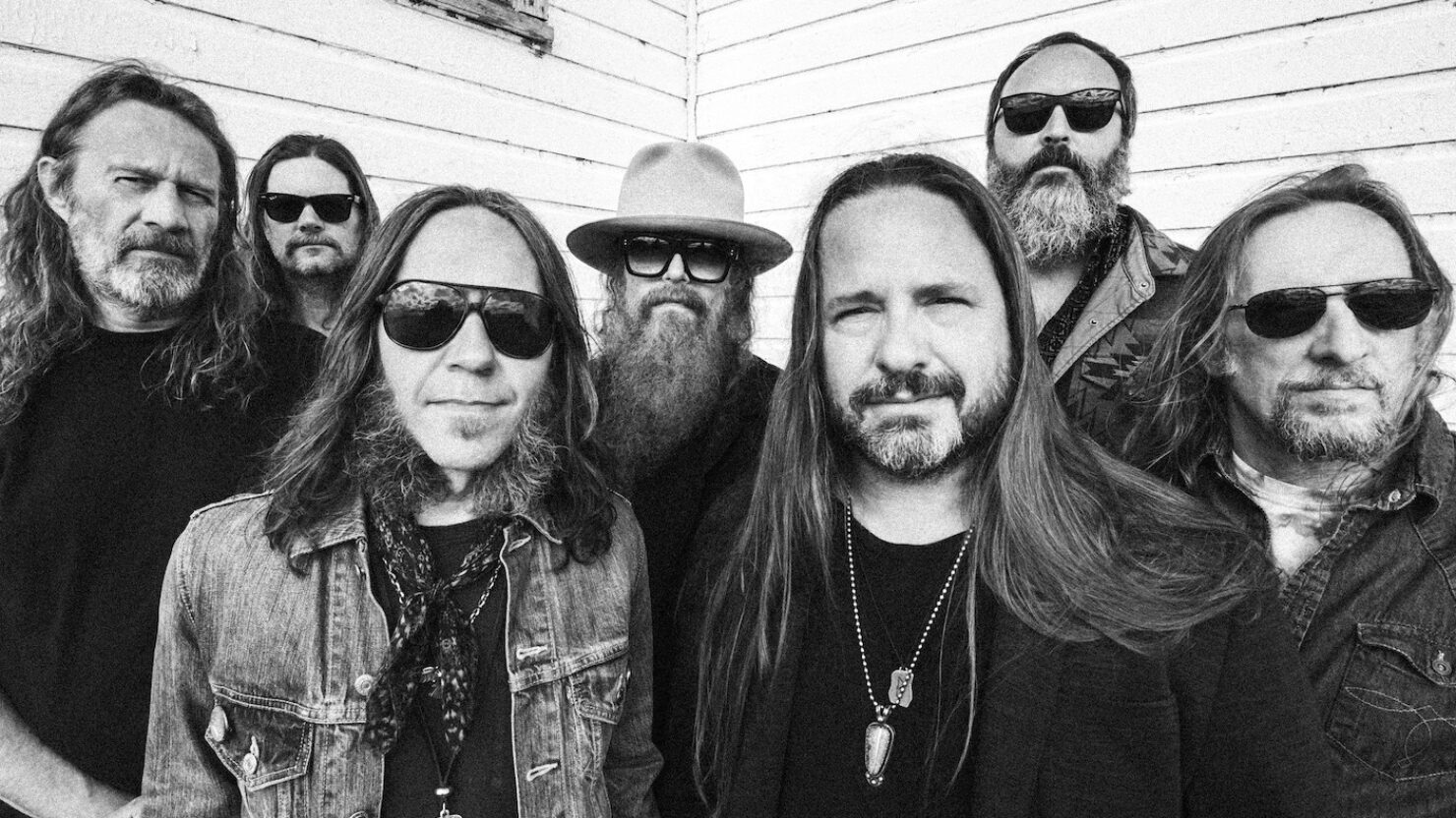 Blackberry Smoke annonce un nouvel album « Be Right Here » et partage le single « Dig A Hole » de Swampy