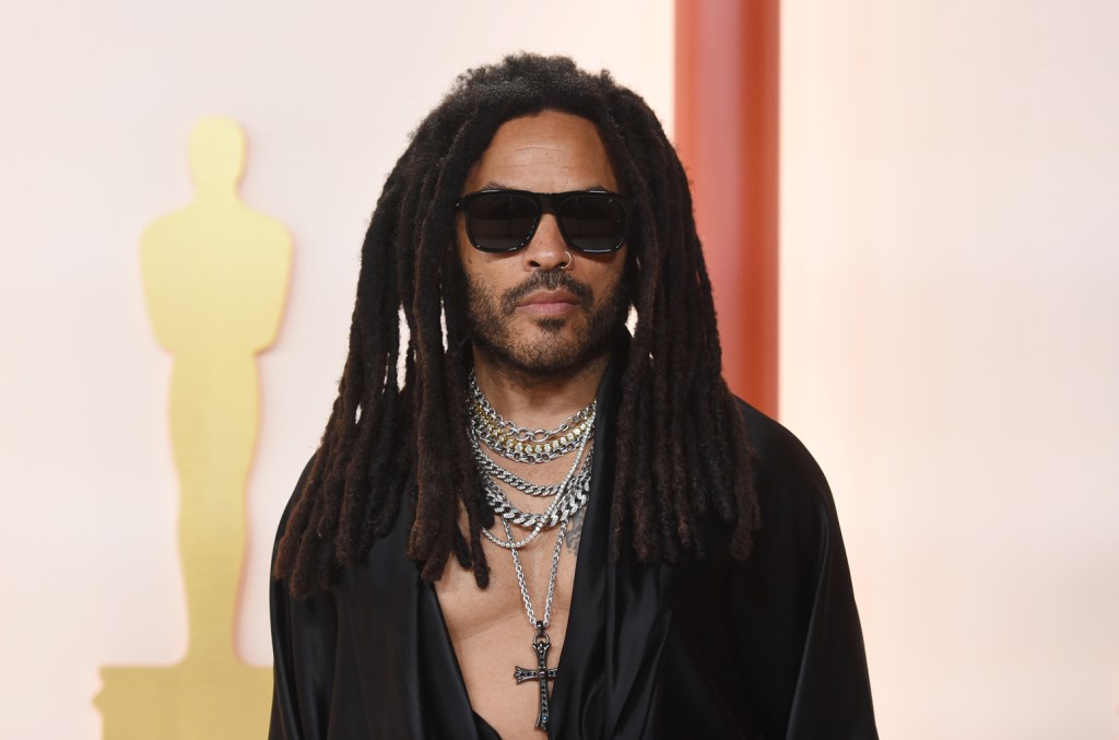 Lenny Kravitz est absolument déchiqueté dans une nouvelle photo torride