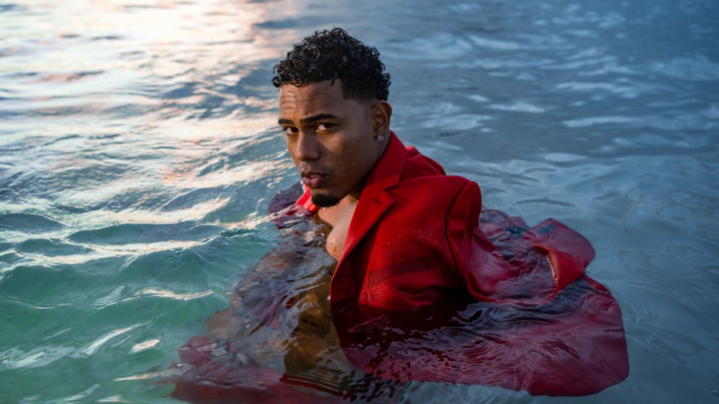 Myke Towers 'Lala' Rules Billboard Argentina Hot 100 Chart