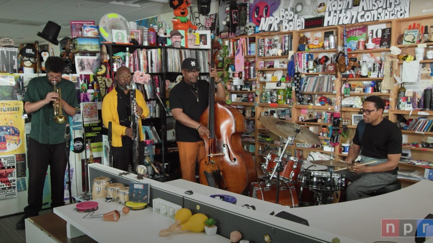 Regardez Christian McBride apporter son nouveau Jawn au « Tiny Desk Concert » de NPR