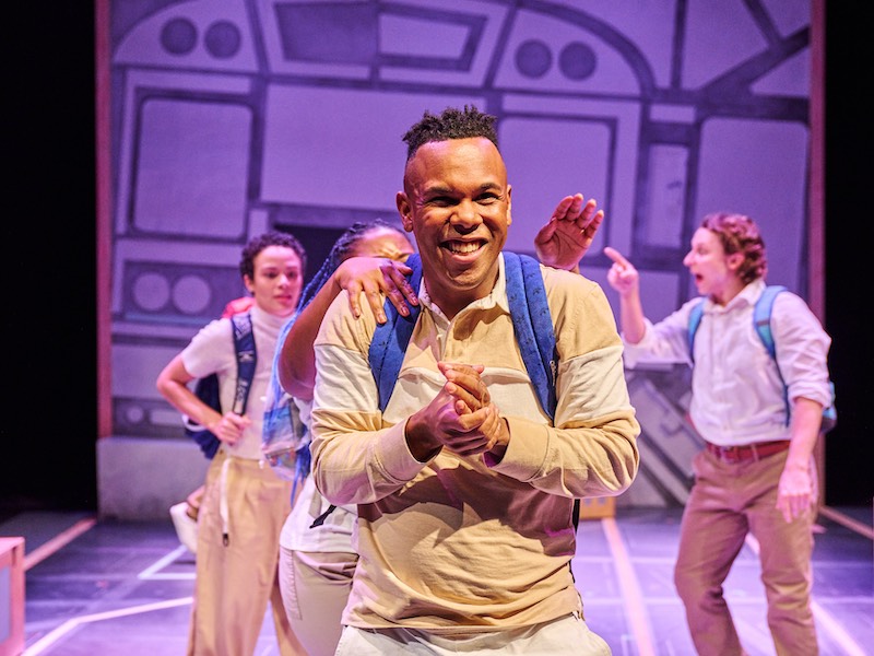 Le film dynamique « Look Both Ways » raconte des histoires de préadolescents et d'adolescents à Theatre Alliance