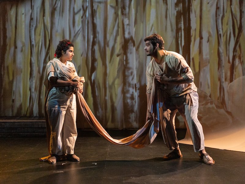 "Scorched" fusionne amour et guerre, fable et tragédie au ExPats Theatre