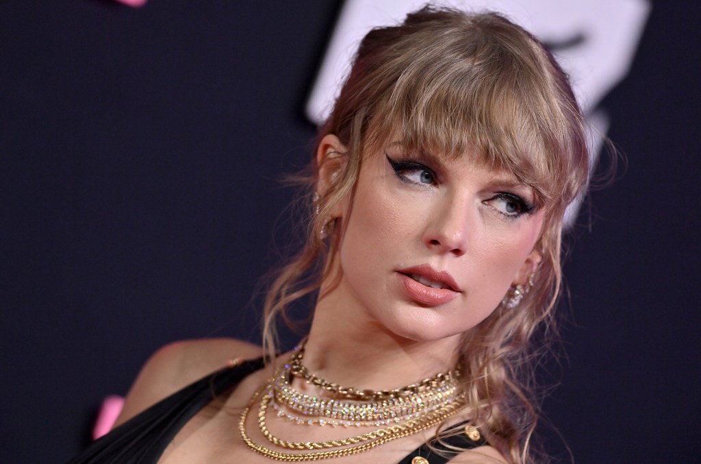 Kevin Bacon révèle que Taylor Swift est sur sa liste de collaboration ultime : « C'est évidemment la bonne réponse »