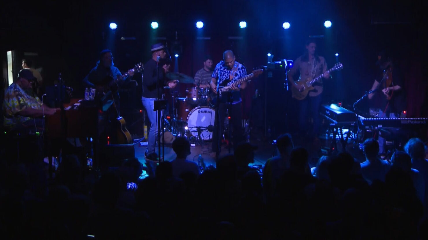 Regardez Oteil Burbridge And Friends Mashup Nirvana & Grateful Dead Covers près de Philadelphie