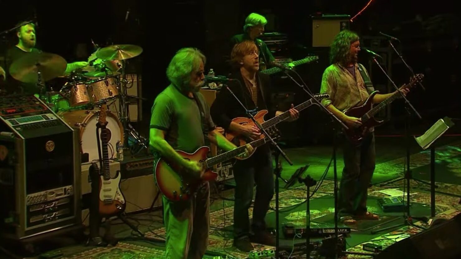 Regardez le guitariste de Phish rejoindre Furthur au LOCKN' Festival 2013