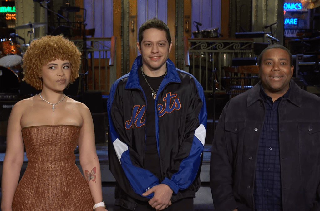Ice Spice adore que Pete Davidson partage une voiture avec sa mère dans la nouvelle promotion "SNL"