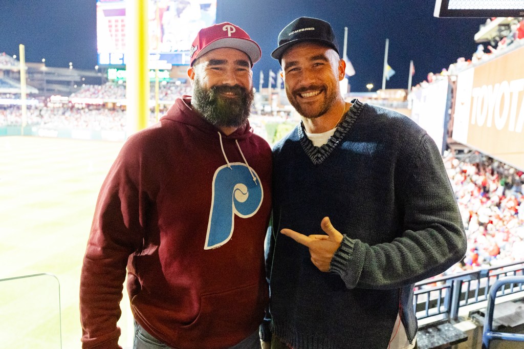 Jason Kelce est « vraiment heureux » de la romance de frère Travis avec Taylor Swift, mais il a des inquiétudes