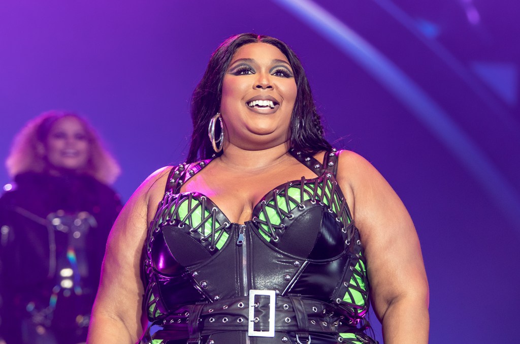 Lizzo rend hommage à Tina Turner avec un costume d'Halloween éblouissant