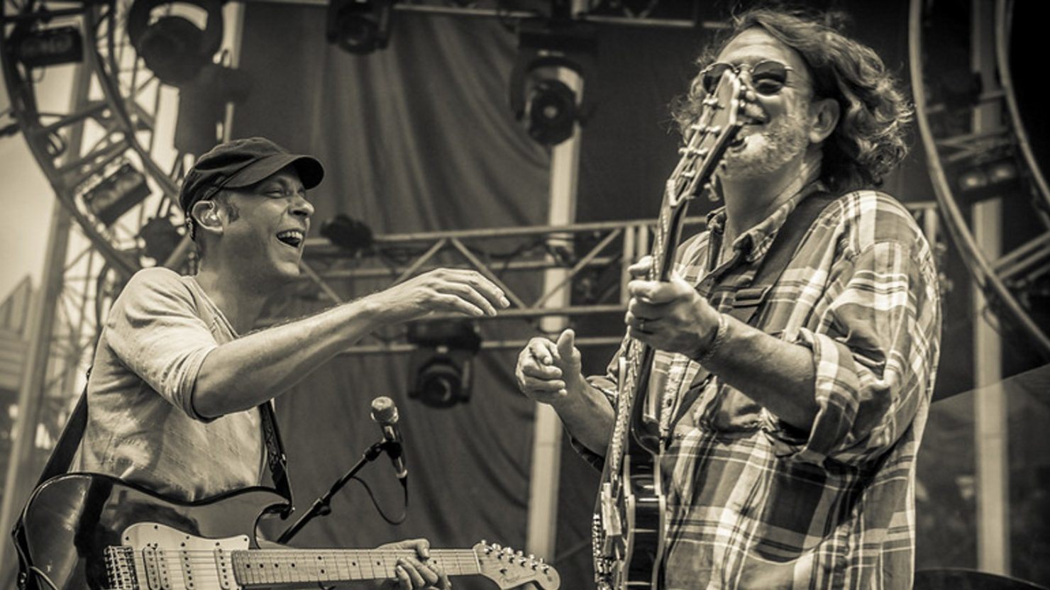 Regardez Widespread Panic et McGee d'Umphrey échanger leurs places d'invité au concert de 2013 à Charleston