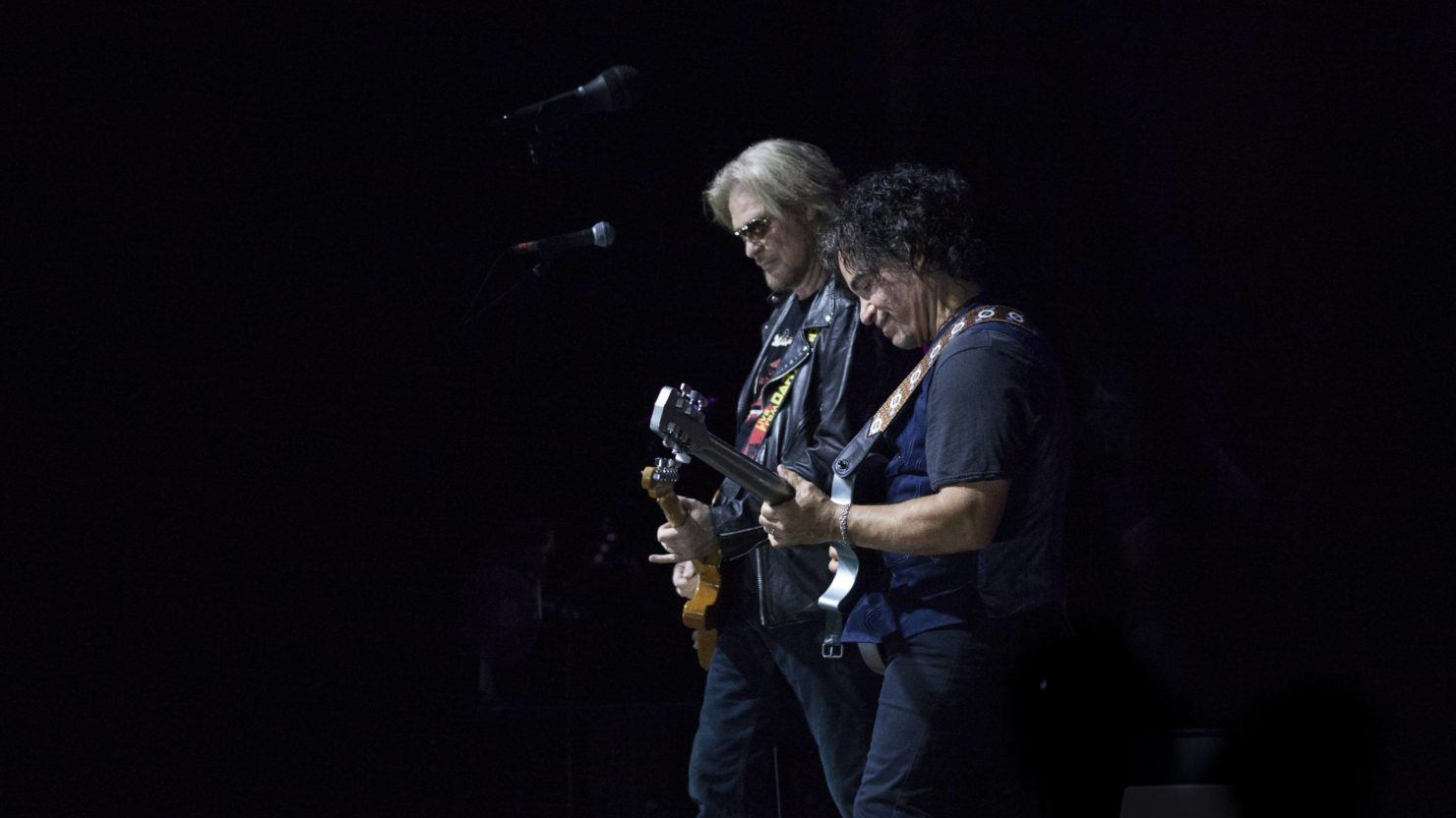 Daryl Hall intente une action en justice et obtient une ordonnance d'interdiction contre John Oates
