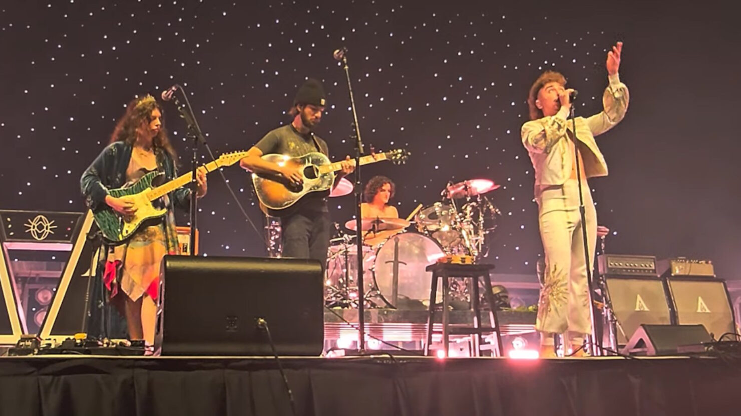 Regardez Greta Van Fleet couvrir Neil Young avec Hannah Wicklund et Mt. Joy à Glasgow
