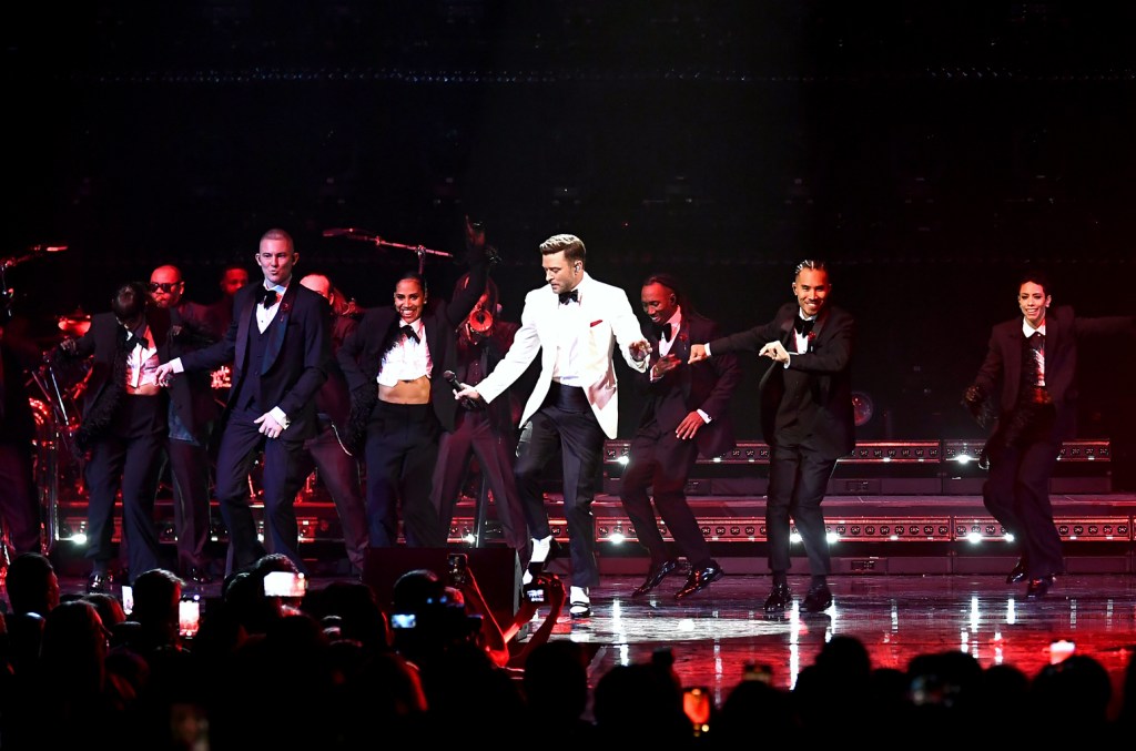 Justin Timberlake dit qu'il veut dire « sans manque de respect » avant la performance de « Cry Me a River »