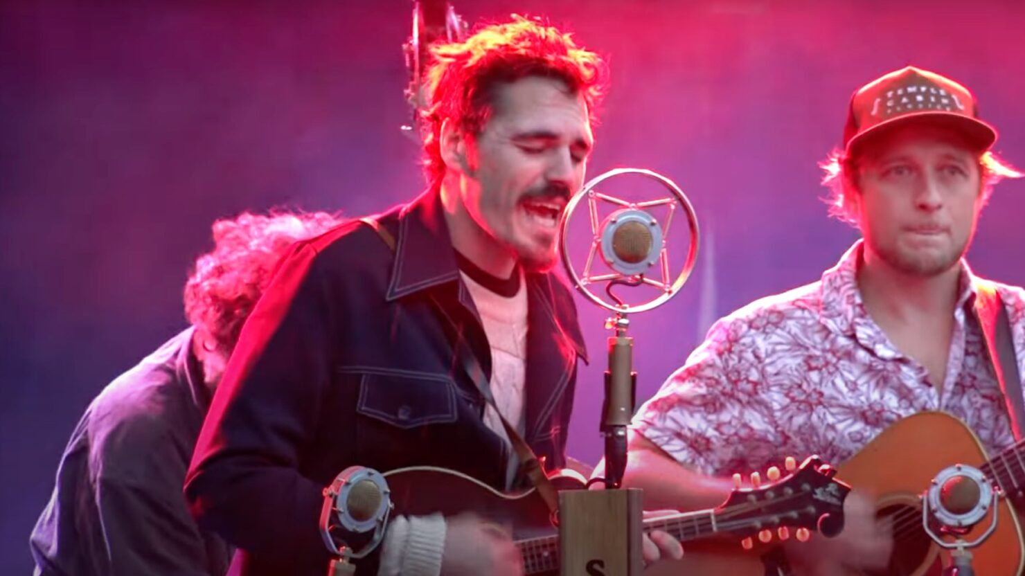 Regardez le projet Sam Grisman honorer Jerry Garcia à FreshGrass 2023