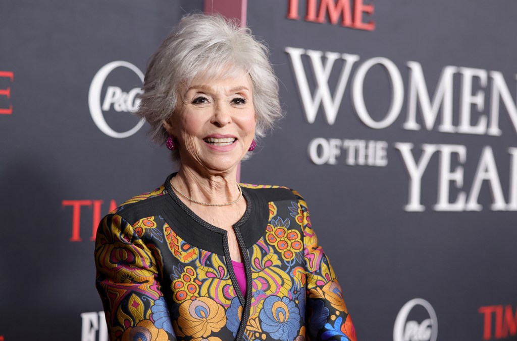 Rita Moreno reçoit une sérénade spéciale pour son 92e anniversaire et d'autres moments édifiants de la musique latine