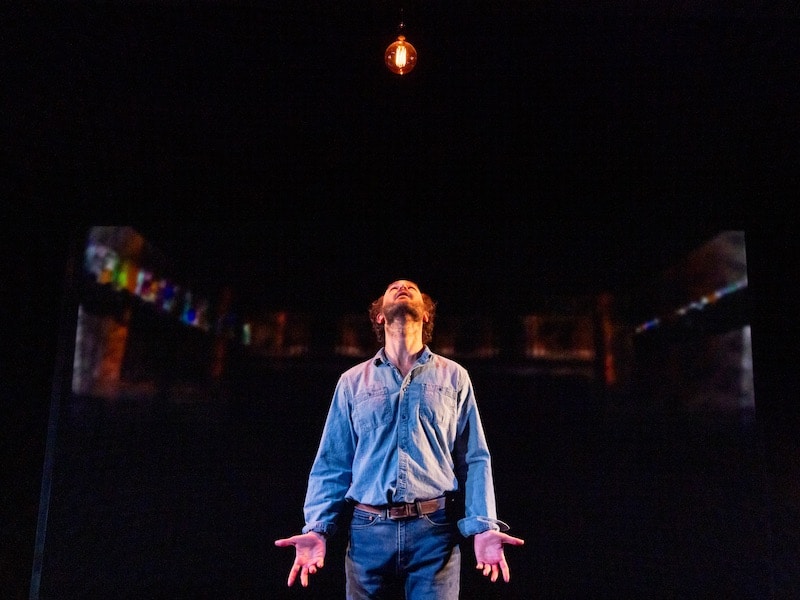 Une conscience s'enflamme dans "Moses" au Théâtre J