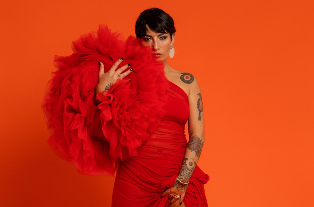 Ana Tijoux célèbre « Vida » au milieu du deuil, de la renaissance et de l'autonomisation