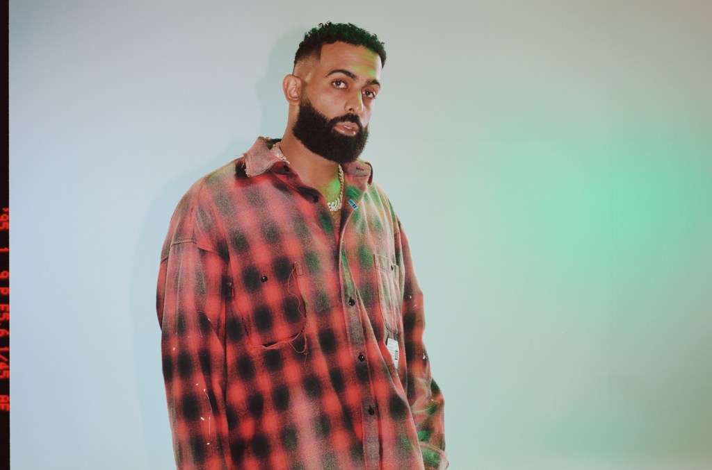 Eladio Carrión rend hommage à sa mère avec "Sol María" : "C'est la meilleure maman du monde"