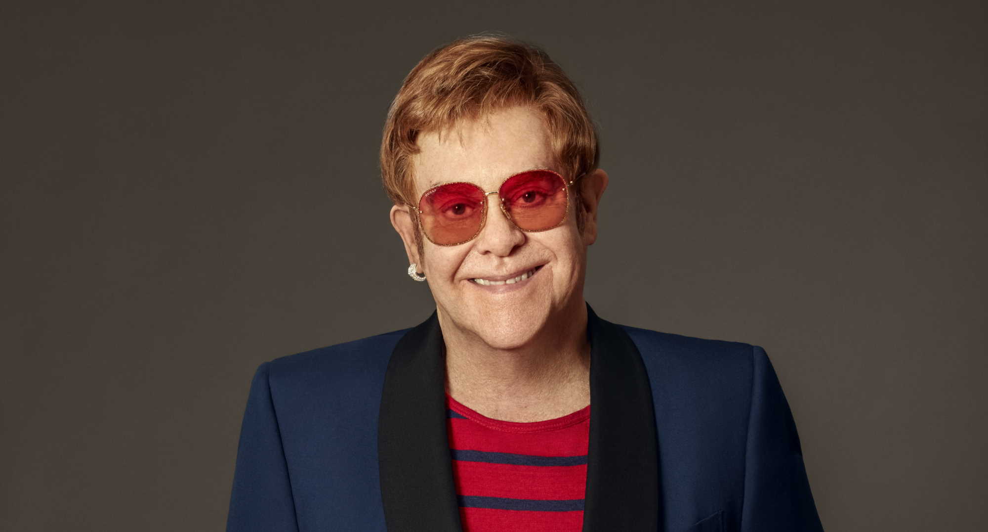 Elton John horloges EGOT après avoir remporté un Emmy pour le film de concert "Farewell From Dodger Stadium"
