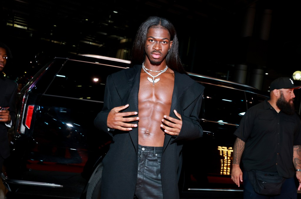 Lil Nas X partage son acceptation du programme d'études bibliques et affirme que "tout n'est pas un troll"
