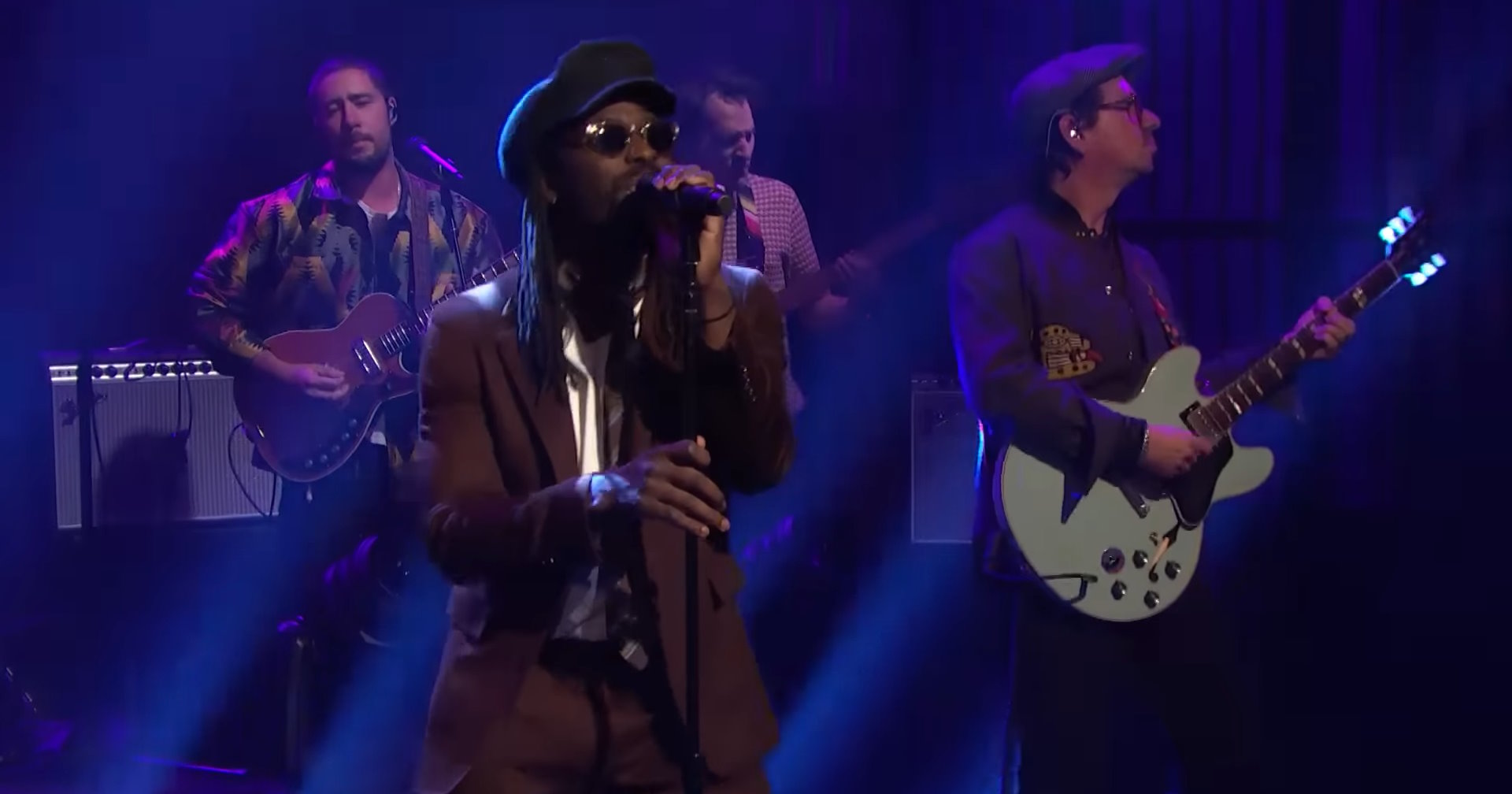 Regardez les Pumas noirs composer une « crème glacée (téléphone payant) » hypnotique dans « Late Night With Seth Meyers »