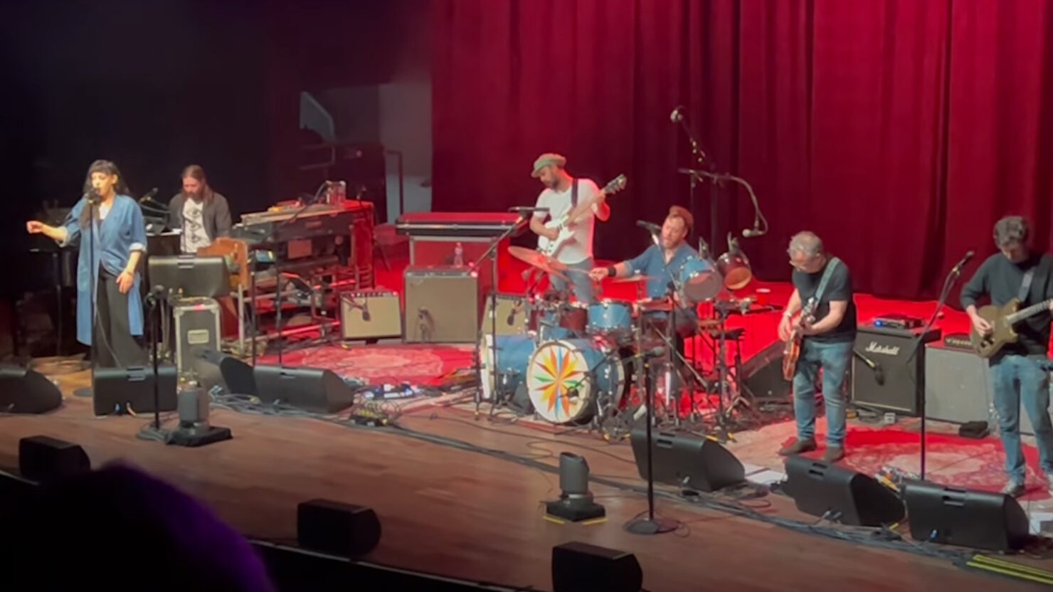 Almost Dead et Alecia Chakour de Joe Russo font équipe pour "Georgia (On My Mind)" et d'autres débuts en couverture à Atlanta