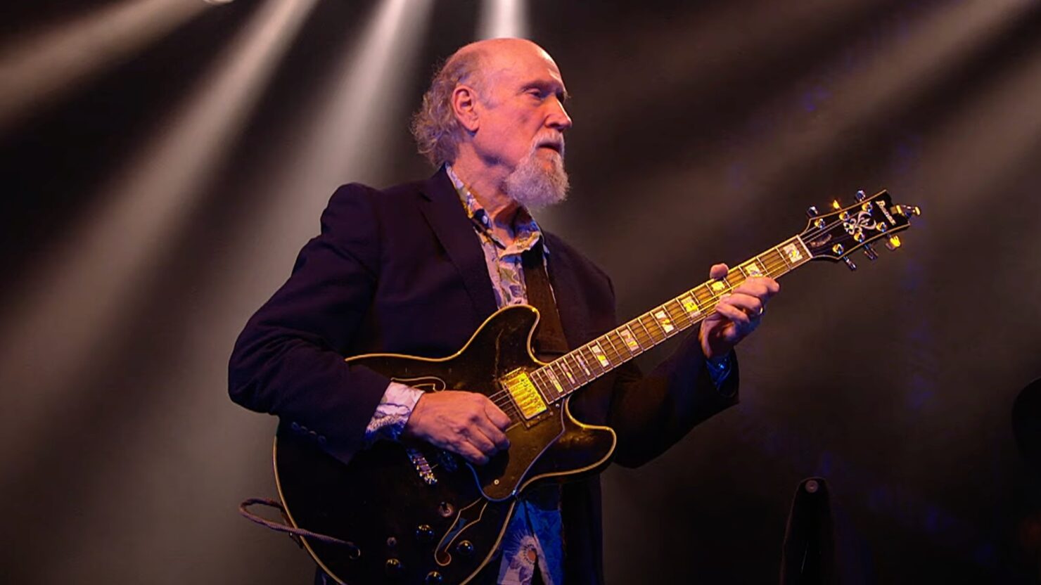 Regardez John Scofield livrer les reprises et les originaux du nouvel album « Uncle John's Band » au Leverkusener Jazztage 2023