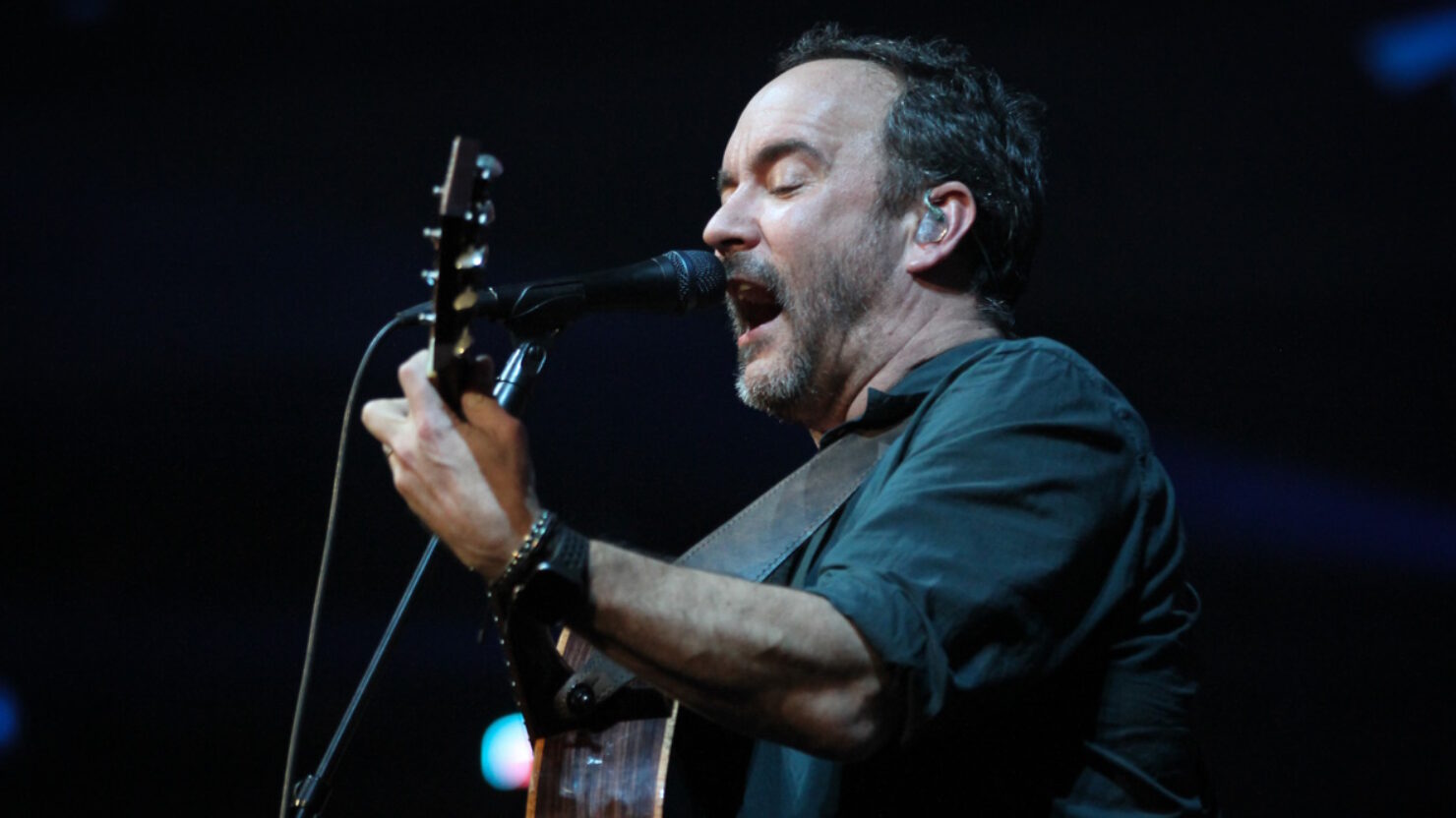 Regardez le groupe Dave Matthews servir une « marche de fourmis » prolongée lors d'un concert 2019 à Amsterdam