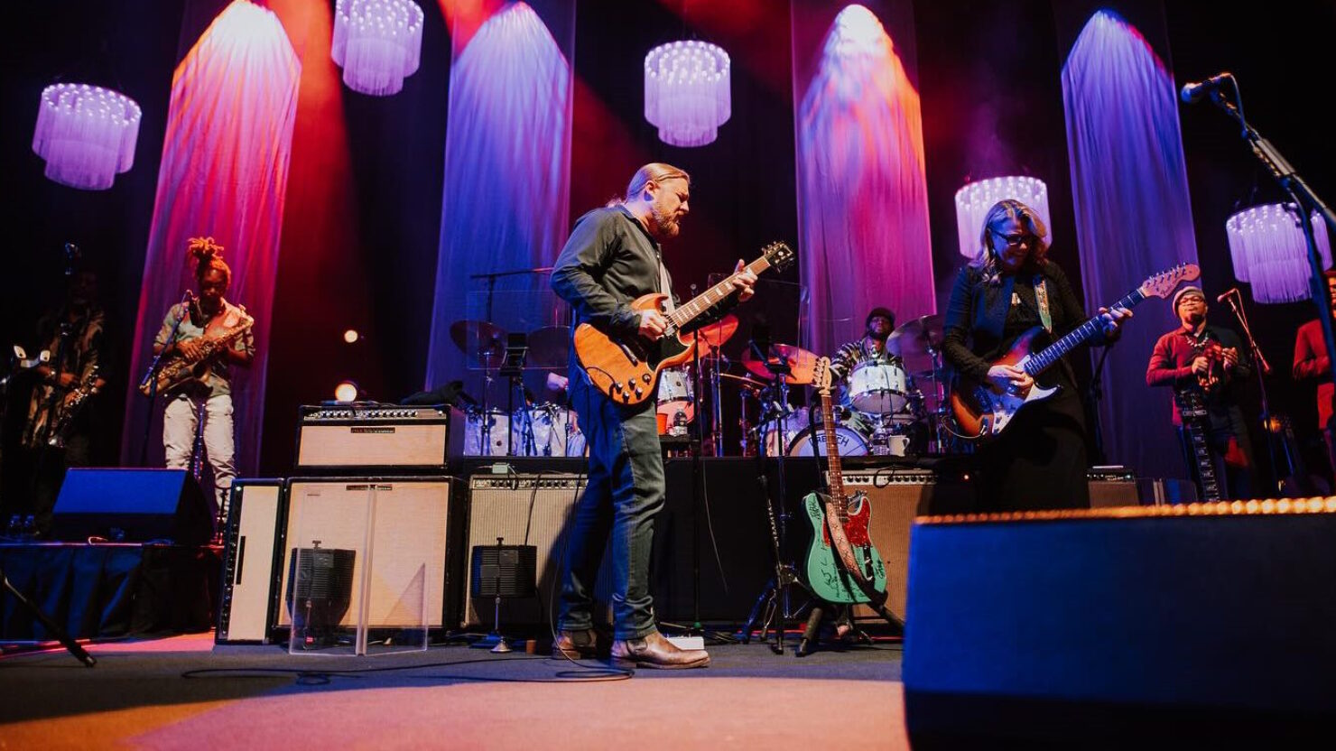 Regardez les débuts du groupe Tedeschi Trucks avec les reprises de Bruce Springsteen à Atlantic City