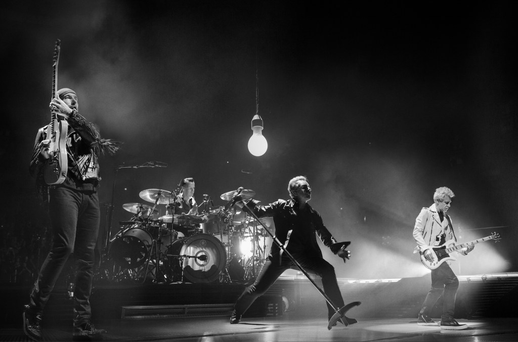 U2 abandonne le remix palpitant de David Guetta de « Atomic City » après la performance Sphere des Grammy Awards 2024