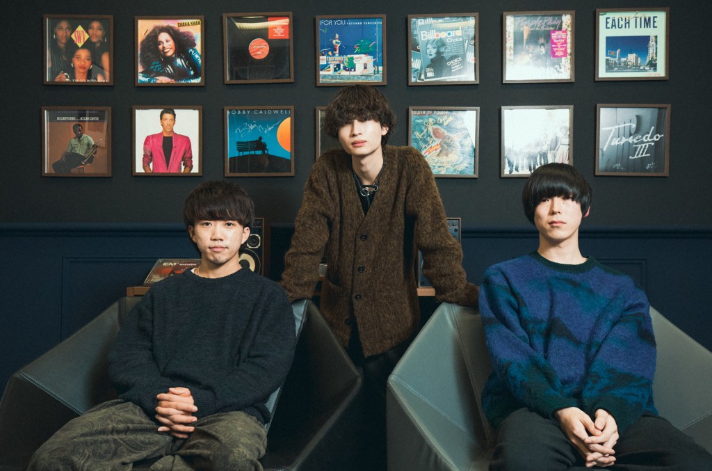 taupe timide sur l'équilibre dans l'écriture de chansons et la présentation de la variété avec le dernier album « Hors D'œuvre » : interview