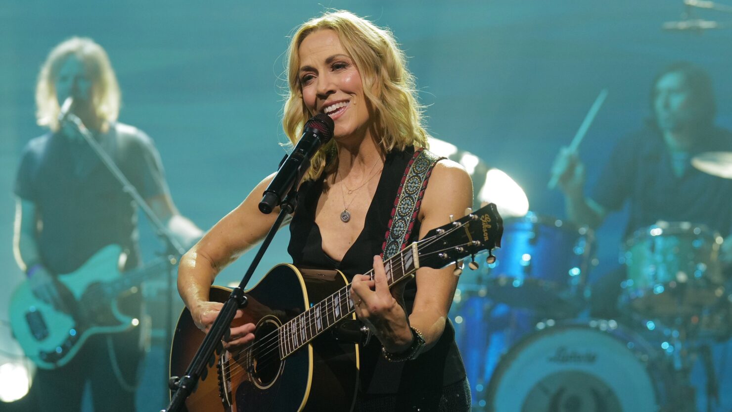 Regardez Sheryl Crow interpréter le titre de son prochain album « Evolution » sur « Kimmel »