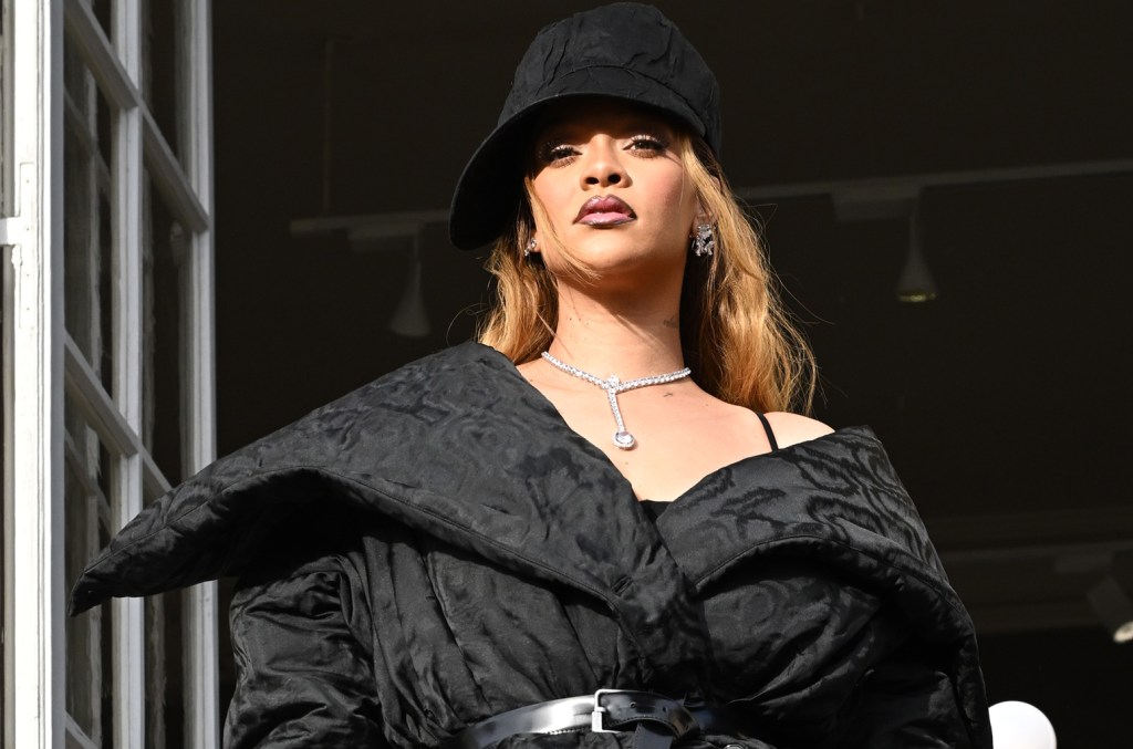 Rihanna donne son premier concert complet en près de 8 ans lors d'un mariage privé en Inde : « Le spectacle était le meilleur »