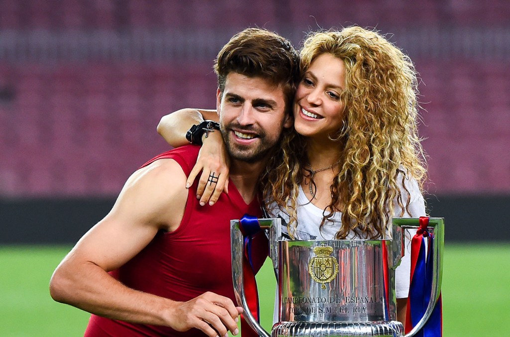 Shakira dit qu'elle a mis sa carrière « entre parenthèses » pour l'ex Gerard Pique : « Beaucoup de sacrifices pour l'amour »