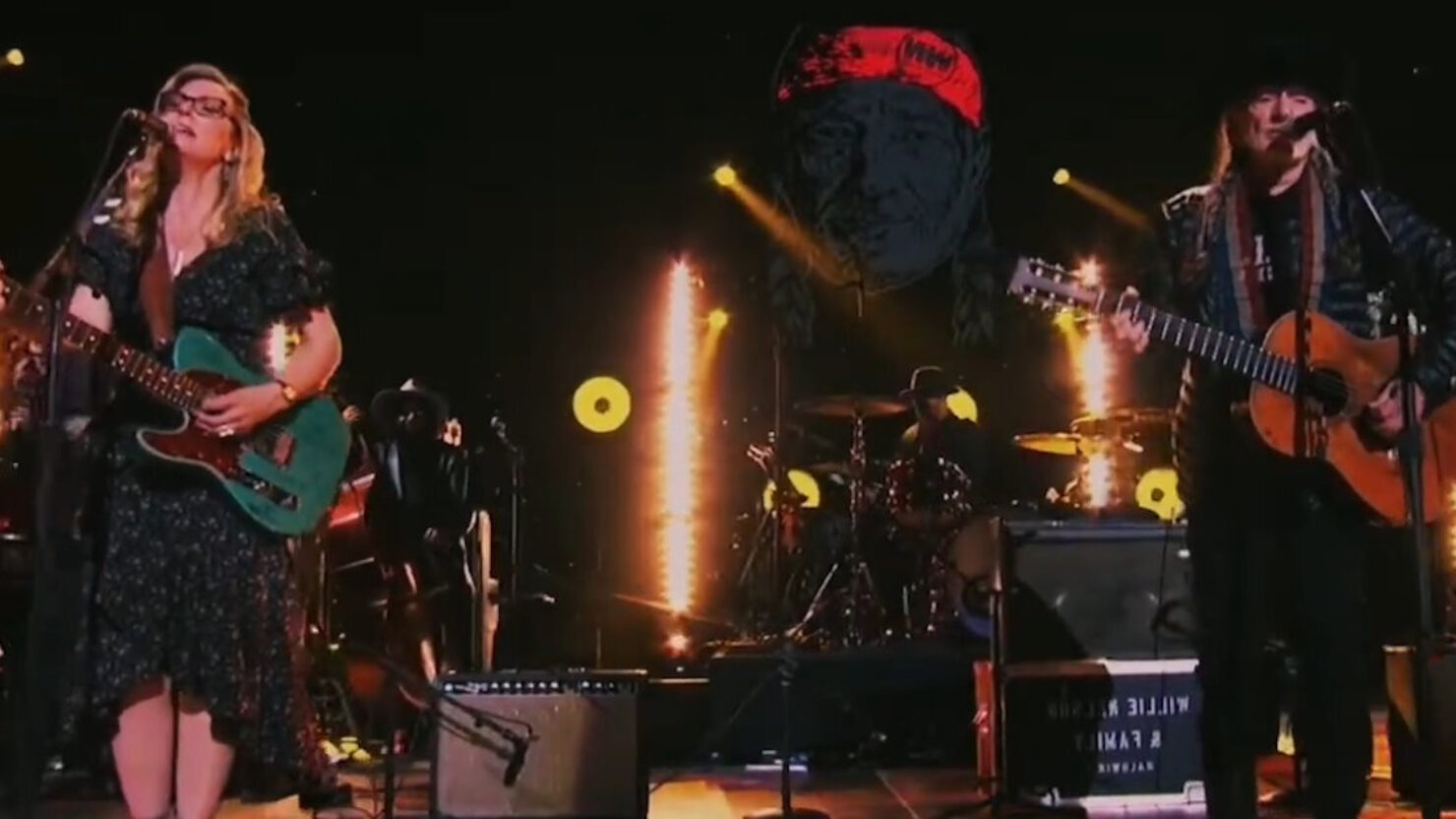 Susan Tedeschi parle de son amour pour Willie Nelson sur le podcast "One By Willie"