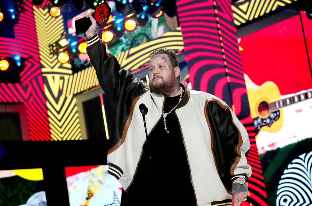 Jelly Roll, Lainey Wilson et d'autres records aux CMT Music Awards 2024
