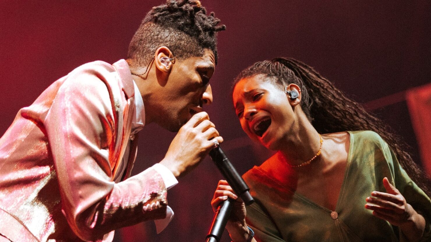 Jon Batiste accueille Willow et Juvenile pour un superbe set pour Coachella