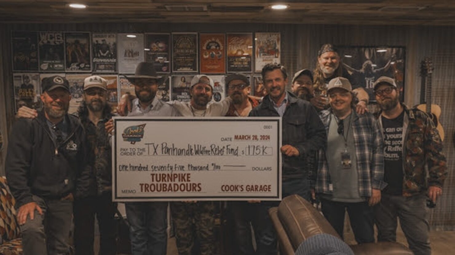 Les troubadours de Turnpike collectent 175 000 $ pour le fonds de secours contre les incendies de forêt du Texas Panhandle