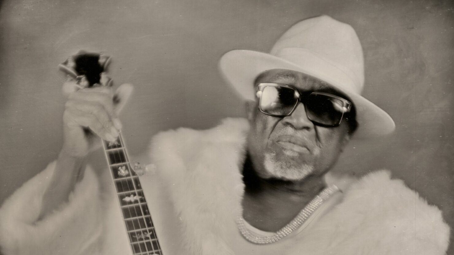 Swamp Dogg fait appel à Jenny Lewis pour le single "Count The Days" de "Blackgrass"