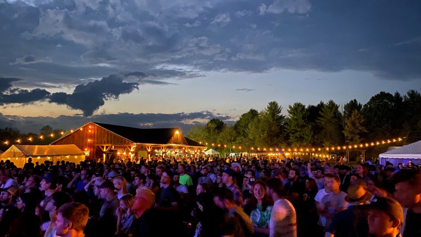 Yo La Tengo, Real Estate et Jessica Pratt en tête d'affiche de la programmation du festival Woodsist 2024