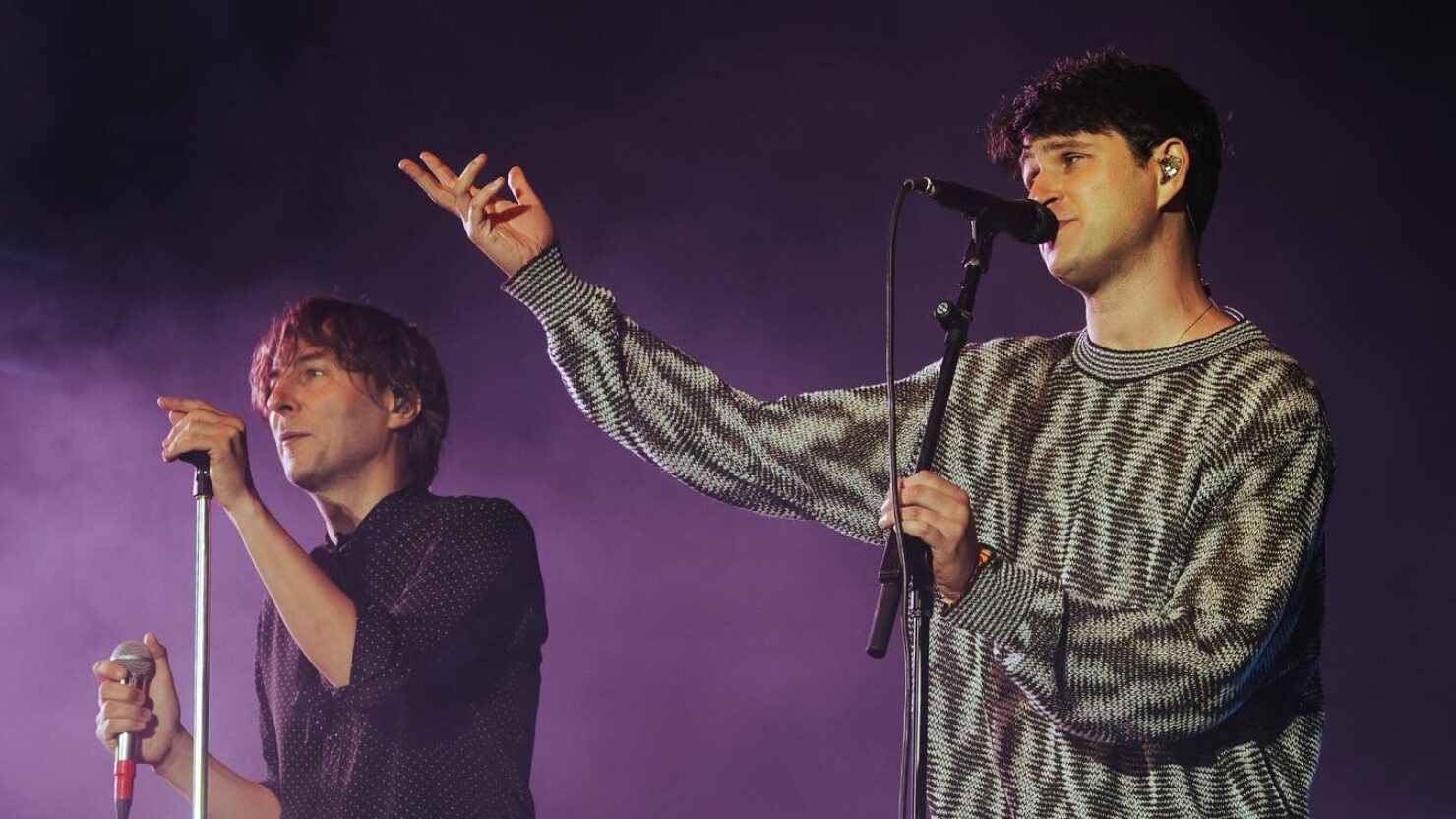 Ezra Koenig de Vampire Weekend rejoint Phoenix pour une collaboration énergique à Just Like Heaven