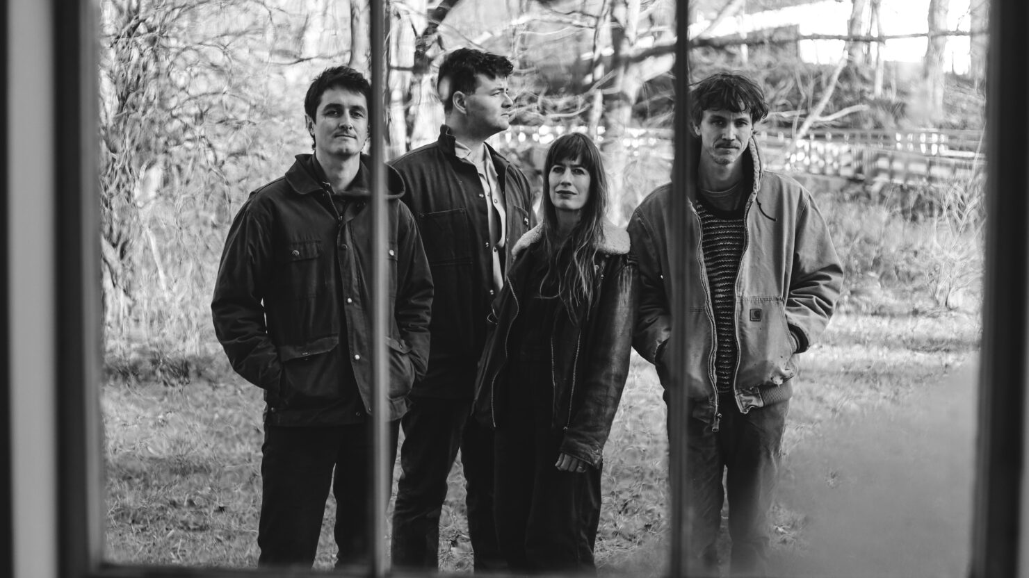 Les frères Felice sortent le single de rêve « Flowers By The Roadside »