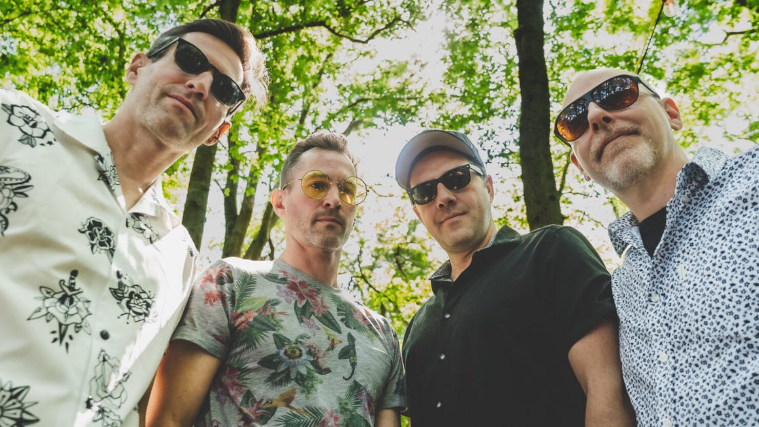 Lotus découvre « Comment rêver en couleur » sur un nouvel album et partage un single frénétique