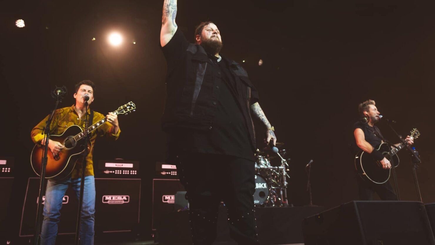 Nickelback fait vibrer Stagecoach avec l'aide de HARDY et Jelly Roll