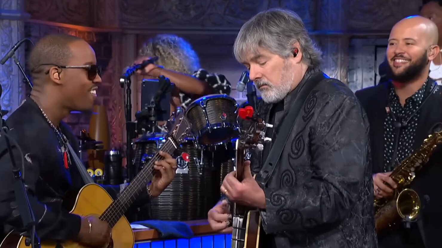 Regardez Béla Fleck et le groupe Late Show jouer le classique Flecktones pour « Colbert »